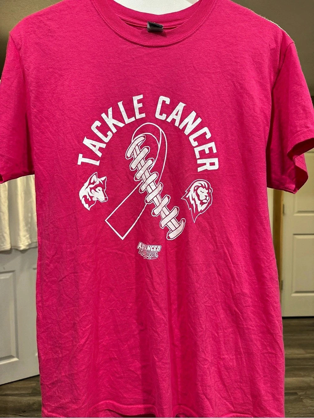 Gildan Ultra Cotton T-Shirt Tackle Cancer Graphic Tee Pink Medium